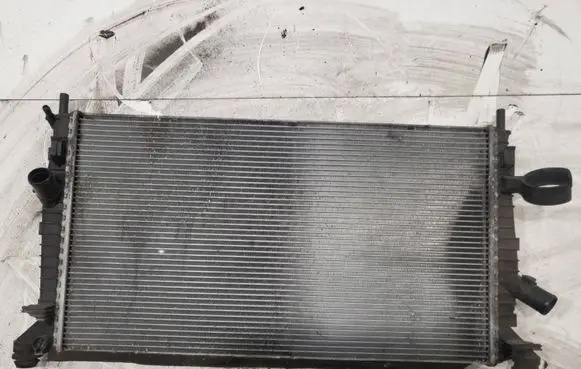 Ford Focus Coolant radiator 3M5H8005TL S1JU02010