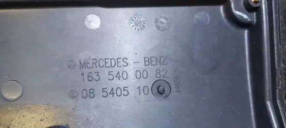 Mercedes-Benz ML W163 Fuse box cover 1635400082 08540510