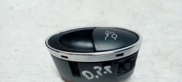 Mercedes-Benz CLS C219 Tailgate opening switch A2118210379