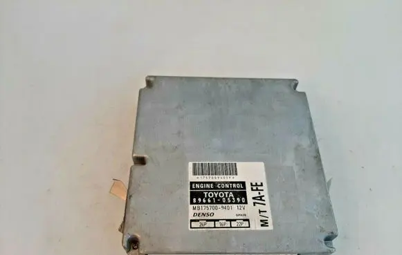 Toyota Avensis T250 Engine control unit/module 8966105390