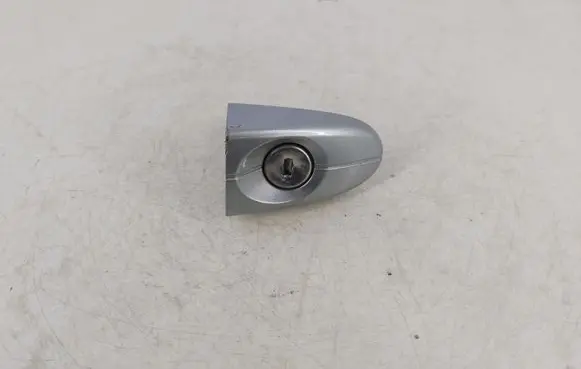 Ford Mondeo MK IV Front door lock (next to the handle) 