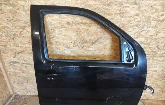 Nissan Pathfinder R51 Front door