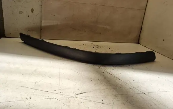 Volvo V70 Front bumper splitter molding 9190299