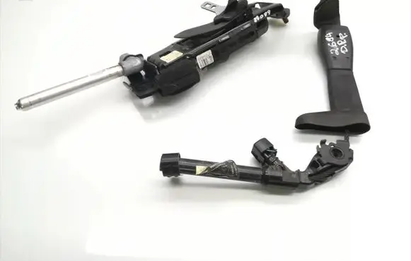 Volvo V50 Front seatbelt 9384284 R31267579