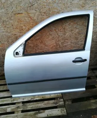 Volkswagen Golf IV Front door