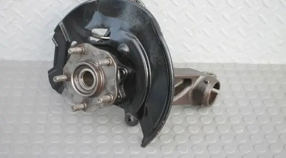 Nissan X-Trail T32 Front wheel hub spindle knuckle 130KM