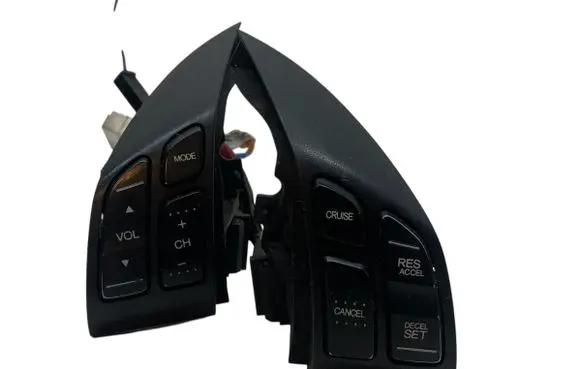 Honda CR-V Steering wheel buttons/switches M33491 M33509