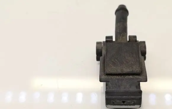 Volkswagen PASSAT B5 Windshield washer spray nozzle 3B0955985C