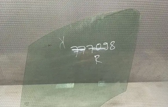 Citroen Berlingo Front door window glass four-door