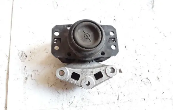 Peugeot 307 Engine mount bracket 9636270080 9636583980 9636845880