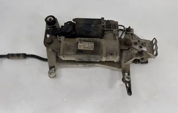 Audi Q7 4L Air suspension compressor/pump 7L8616006E