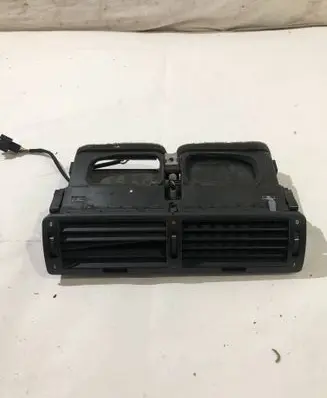 BMW 7 E38 Dash center air vent grill 8390111 8370320