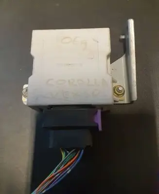 Toyota Corolla Verso E121 Window wiper relay 150696 260400n/01/99
