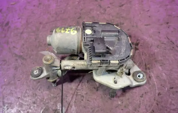 Peugeot 407 Front wiper linkage and motor 