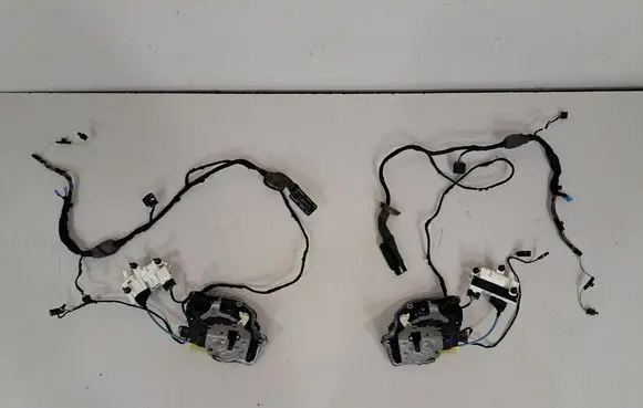 BMW M8 F91 F92 G14 G15 Front door lock 7477701 7477700