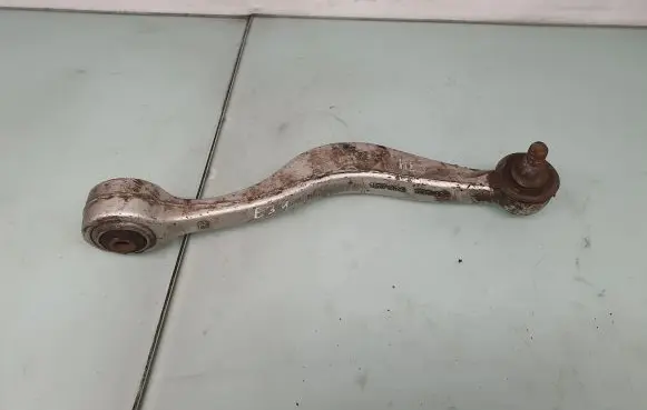 BMW 5 E34 Front control arm 1139988 31121139988