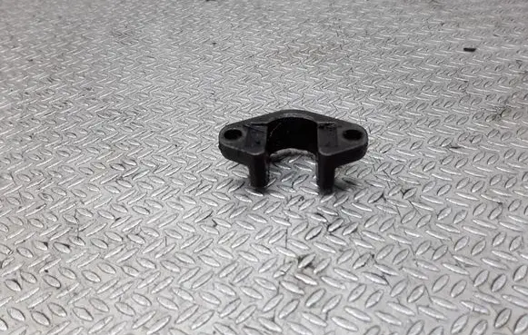 BMW 5 E39 Fuel Injector clamp holder