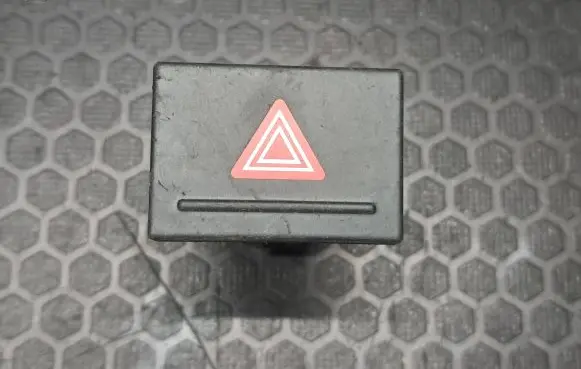Volkswagen Touareg I Hazard light switch 7L6953235