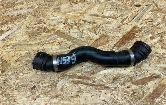 BMW 5 G30 G31 G38 Engine coolant pipe/hose 8572906