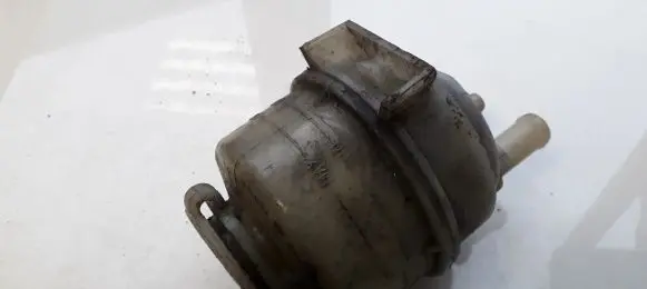 Toyota Avensis T250 Power steering fluid tank/reservoir