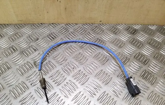 Ford Kuga II Exhaust gas temperature sensor AV4112B591AB