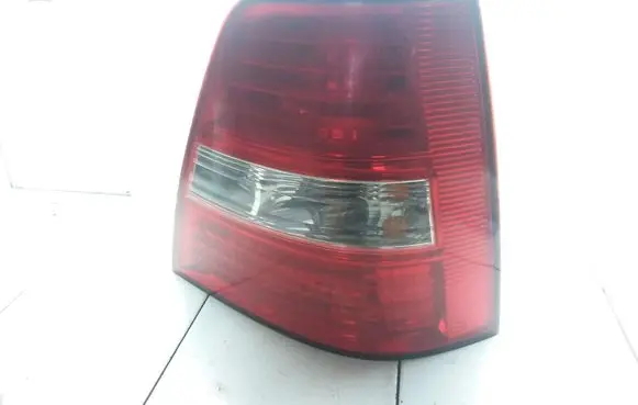 KIA Sorento Rear/tail lights 9243E5