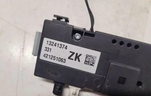Opel Insignia A Aerial antenna amplifier 13241374
