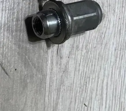 Toyota Hilux VIII Nuts/bolts 