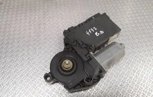 Volkswagen Touareg I Rear door window regulator motor 7L0959794A