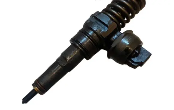 Volkswagen Golf V Fuel injector 038130073AG 0414720215