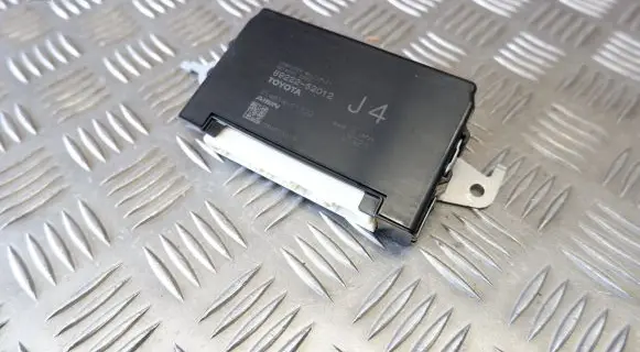 Toyota Yaris Cross Tailgate/trunk control unit/module 8922252012
