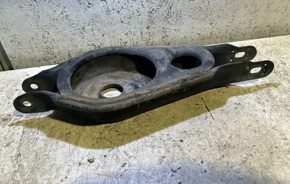 Chrysler Pacifica Rear upper control arm/wishbone