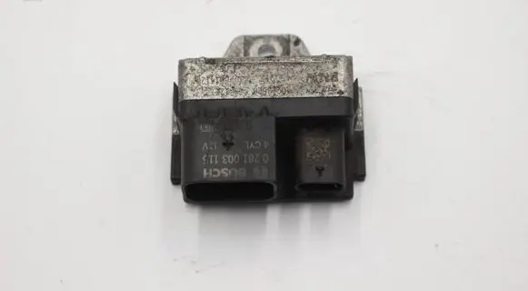 BMW 5 F10 F11 Glow plug pre-heat relay 8514120 10213526 0281003118