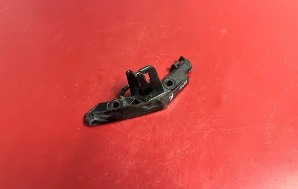 BMW X1 U11 Fender mounting bracket 9883592 51119883292