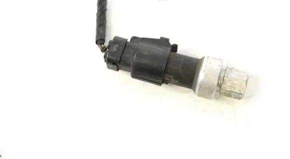 Ford Focus Air conditioning (A/C) pressure sensor 6F9319D594AA