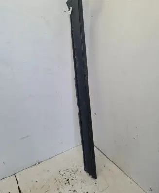 Volvo V70 Side skirt front trim 
