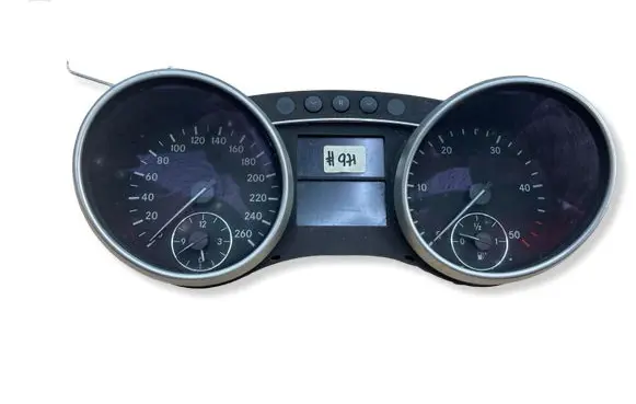 Mercedes-Benz ML W164 Speedometer (instrument cluster) A1645404147