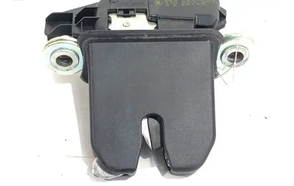 Skoda Fabia Mk1 (6Y) Tailgate exterior lock 5J0827501D