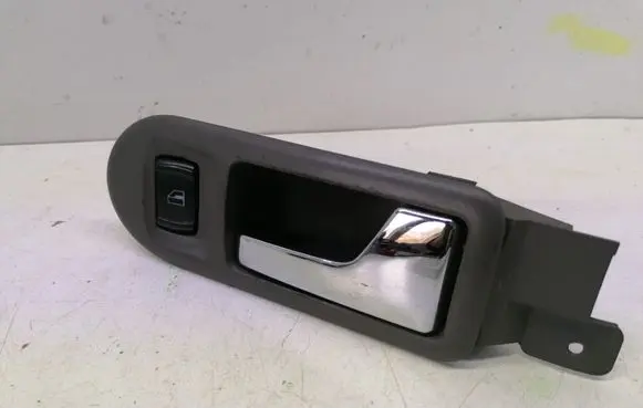 Volkswagen PASSAT B5.5 Front door interior handle 3B1837114