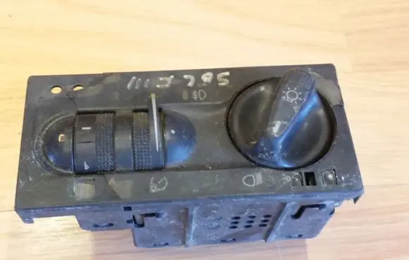 Volkswagen Golf III Light switch 1H6941531N