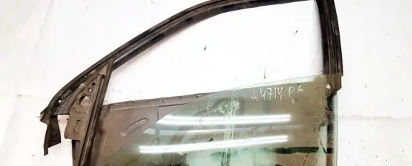 Audi 100 S4 C4 Front door window/glass frame 
