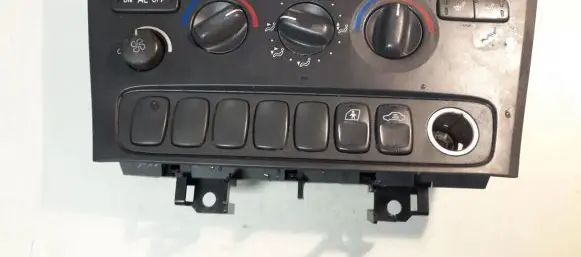 Volvo V70 Climate control unit 9452367 99W47E
