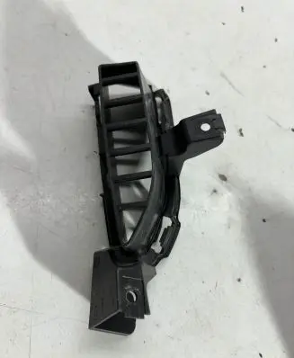 Nissan Qashqai J12 Front bumper mounting bracket 622576ra0a