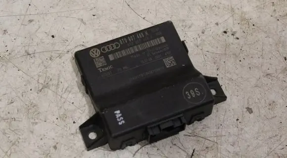 Audi A5 8T 8F Gateway control module 8T0907468H