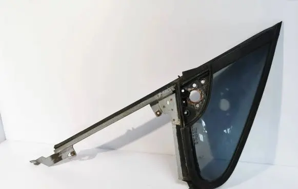Peugeot 307 CC Front vent window/glass (coupe) 