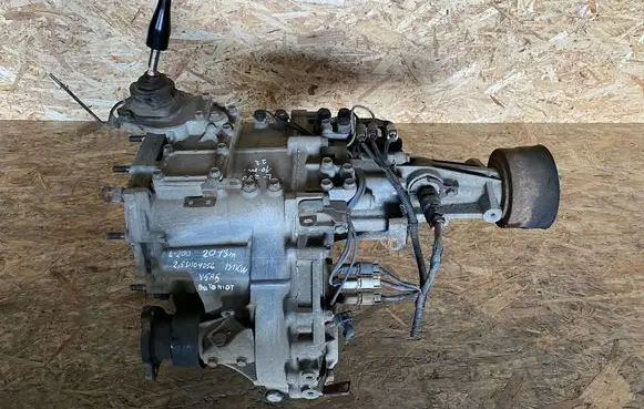 Mitsubishi L200 Gearbox transfer box case 
