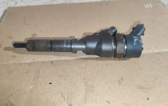 Fuel injector