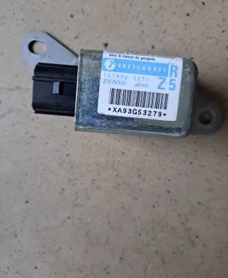 Subaru Legacy Airbag deployment crash/impact sensor 98235AG001 XA93G5327G 1879000671