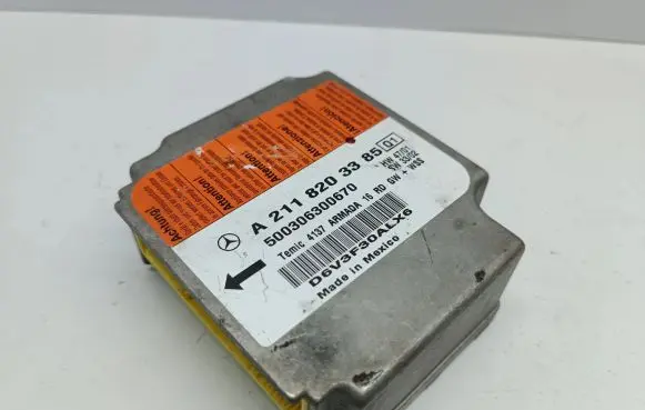 Mercedes-Benz E W211 Airbag control unit/module A2118203385 D6V3F30ALX6 500306300670