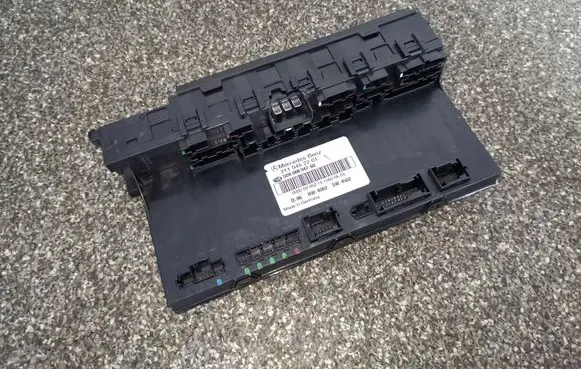 Mercedes-Benz E W211 Fuse module 2115452201